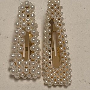 Elegant Pearl Hair Clips